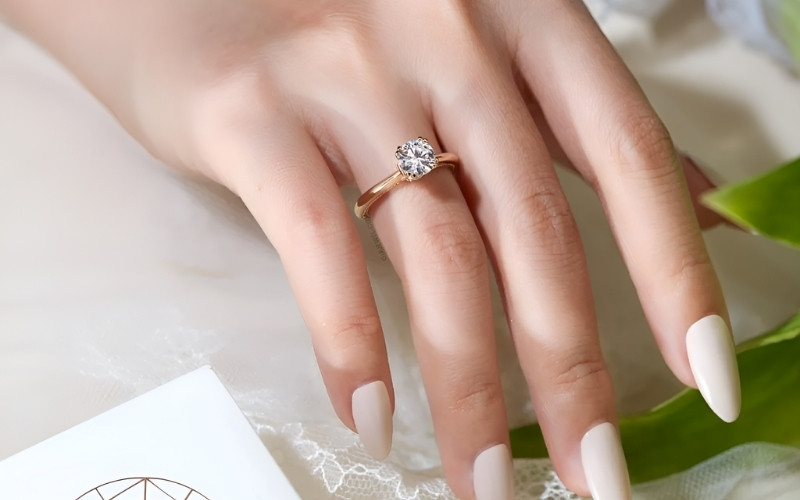 Nhẫn size 7 được xem là một trong những kích thước nhẫn khá phổ biến đối với nữ giới tại thị trường Việt Nam