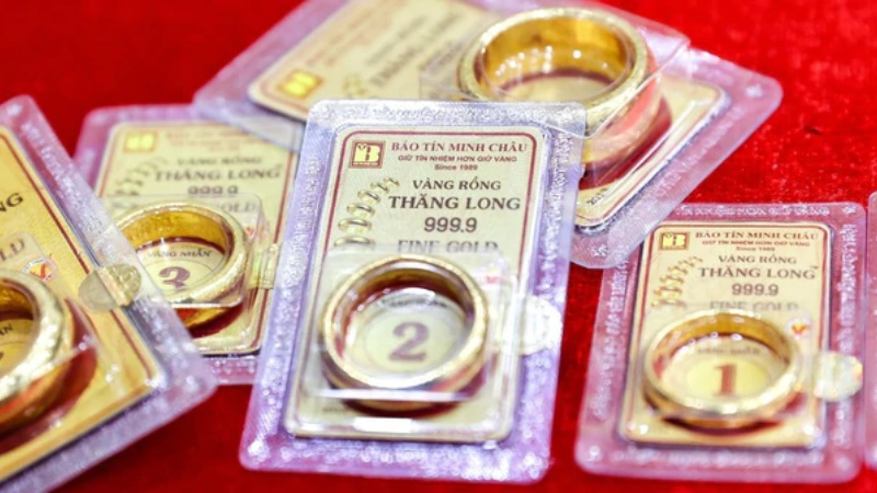 Nhẫn vàng tích trữ thường được đóng kín trong vỉ ép