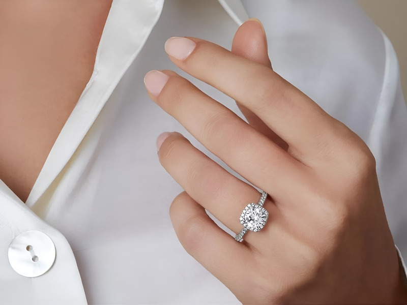 Bạch kim là lựa chọn lý tưởng cho ổ nhẫn vì độ bền và vẻ đẹp vĩnh cửu.