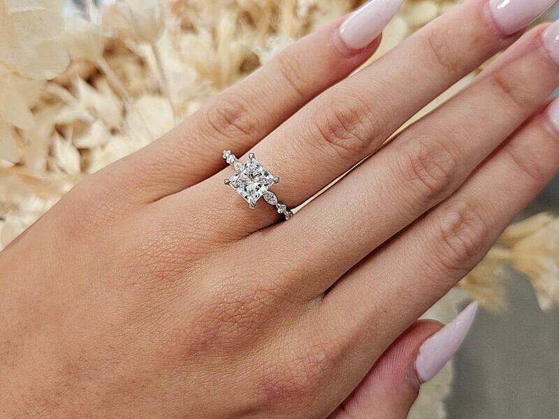 Hình dáng vuông vức đặc trưng của kim cương Princess.