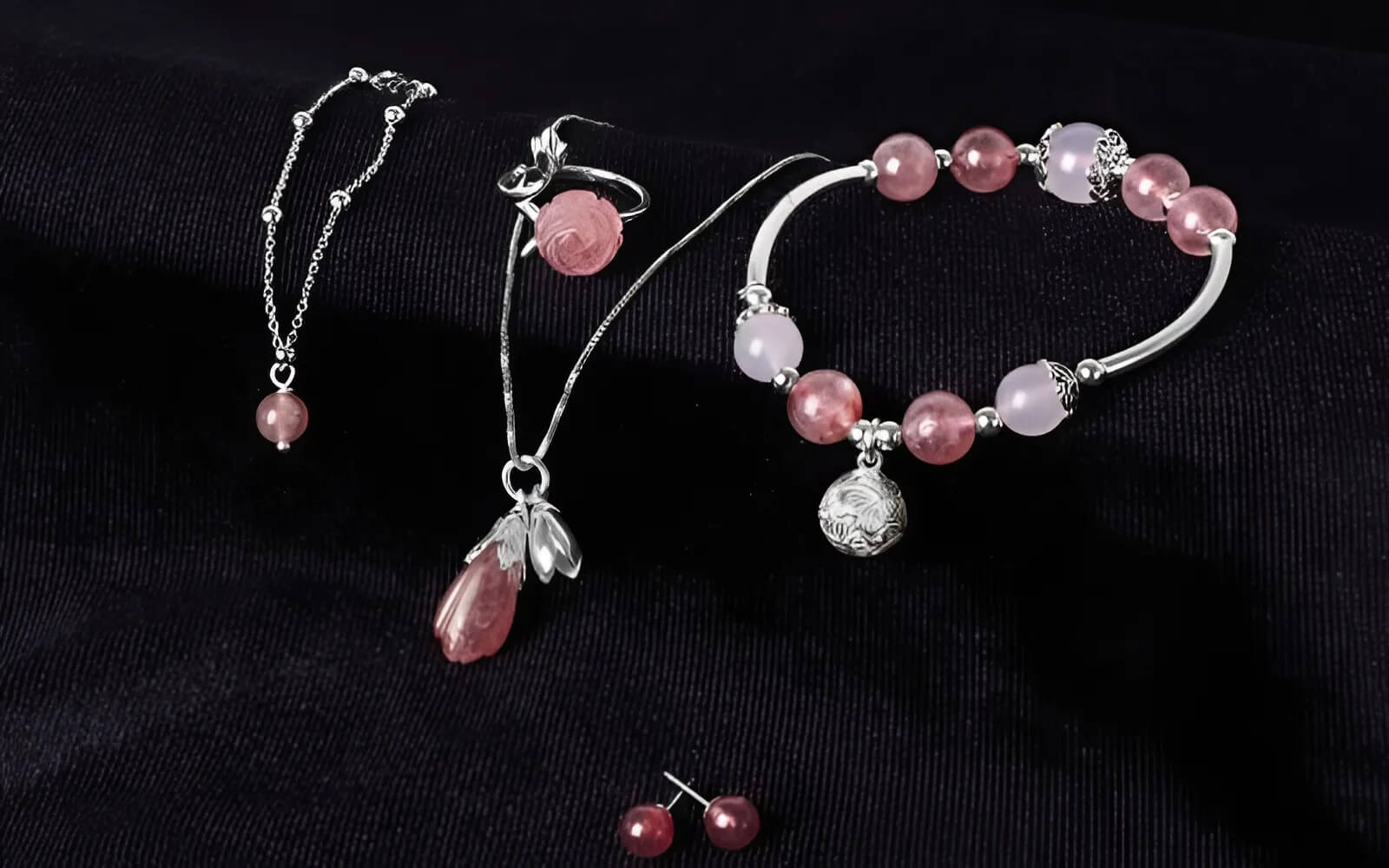 Truyền thuyết về thạch anh hồng và thần tình yêu Cupid.