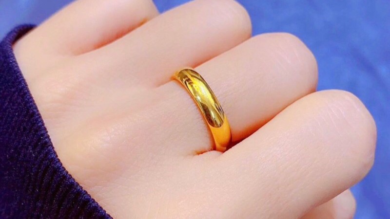 Vàng 24K khá mềm và dễ biến dạng khi bị va đập