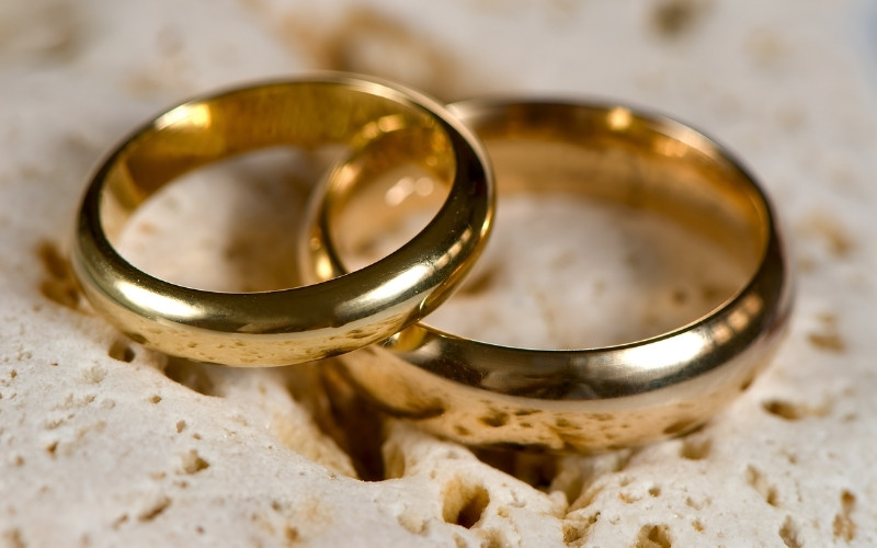 Bạn hoàn toàn có thể vệ sinh vàng ròng tại nhà một cách đơn giản và an toàn để làm sạch vàng