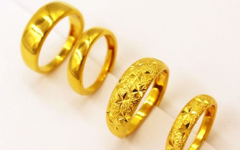 Cả vàng trắng và vàng hồng đều có độ cứng cao hơn vàng ta