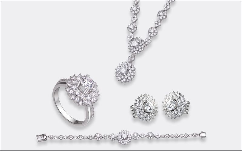 Vàng trắng được tạo ra bằng cách pha vàng với kim loại trắng