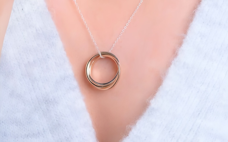 Có thể đeo nhẫn lên dây chuyền vì tính chất công việc hoặc sở thích