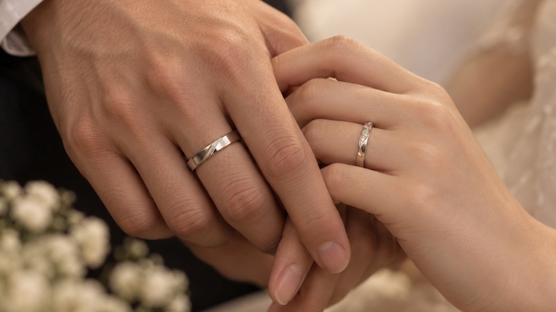 Cặp nhẫn đôi có thiết kế và kiểu dáng đồng điệu