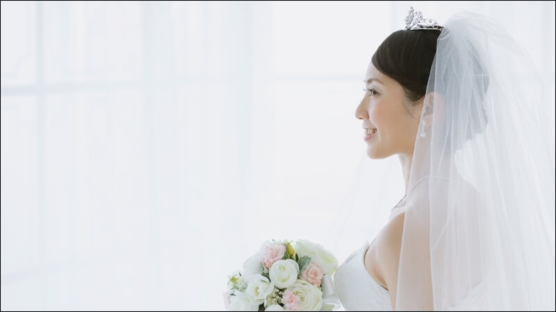 Việc biết cách cố định khăn voan sao cho vừa chắc chắn lại vừa đảm bảo thẩm mỹ là vô cùng quan trọng