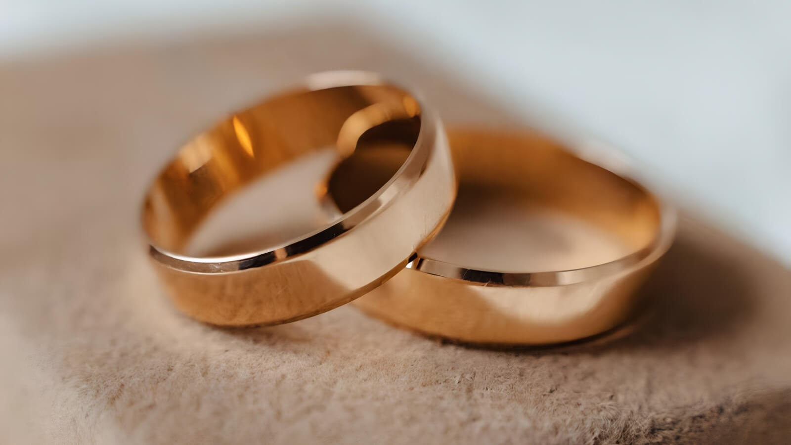 Bản nhẫn vừa phù hợp với phong cách tối giản