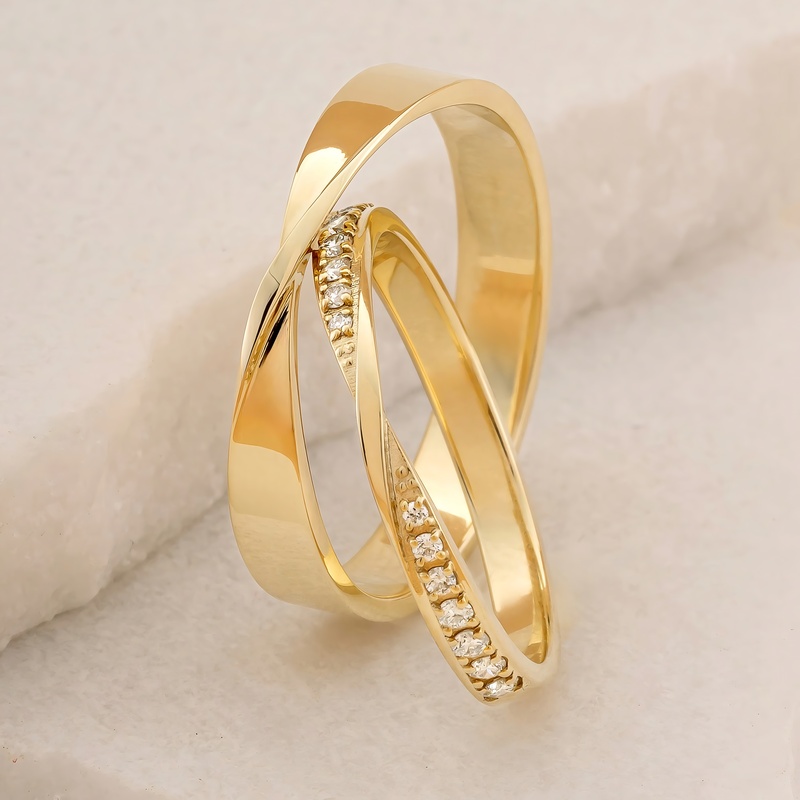 Nhẫn cưới vàng theo phong cách riêng.