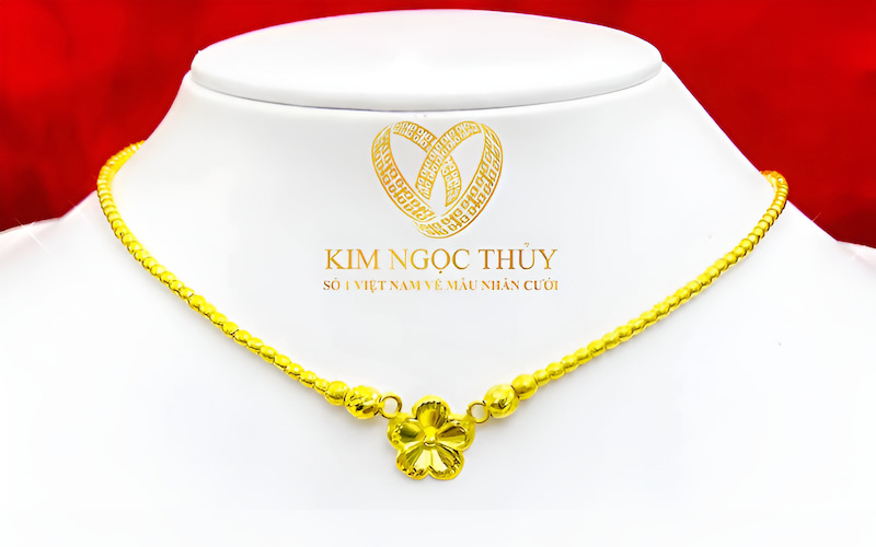 Trang sức vàng họa tiết hoa Mẫu Đơn.