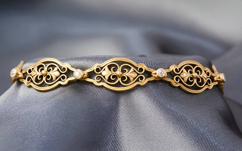 Filigree là một trong những kỹ thuật kim hoàn cổ xưa và lâu đời nhất ở Việt Nam và trên thế giới