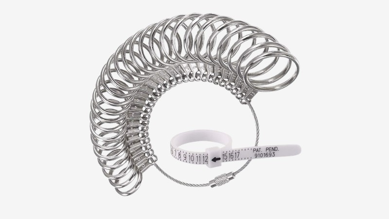 Đo size tay trực tiếp tại cửa hàng để hạn chế chỉnh sửa nhẫn nhiều lần