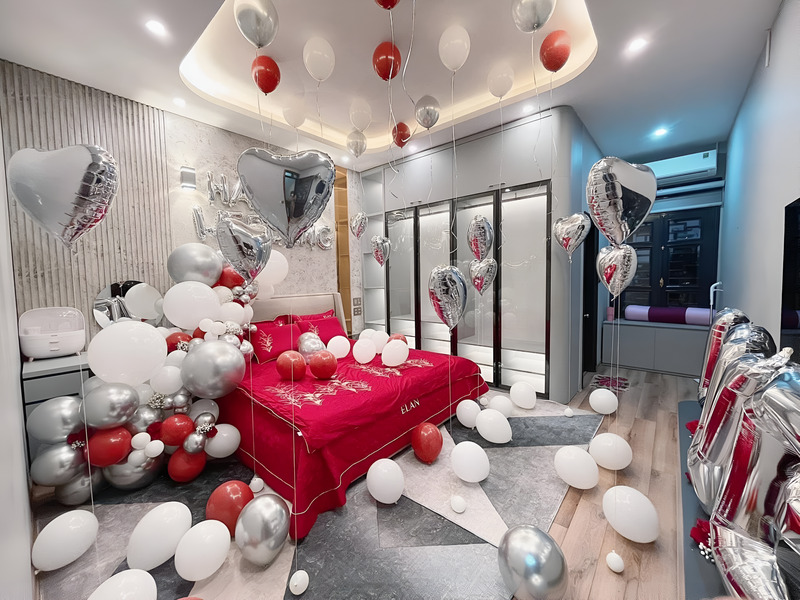 Chuẩn bị giường cưới cho cô dâu chú rể