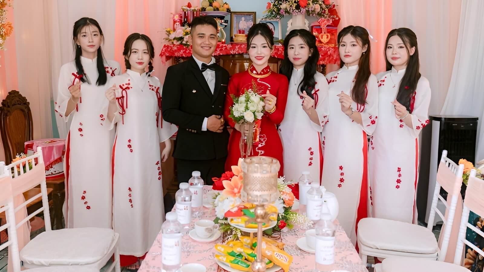 Chụp ảnh cưới truyền thống với bố cục chỉn chu