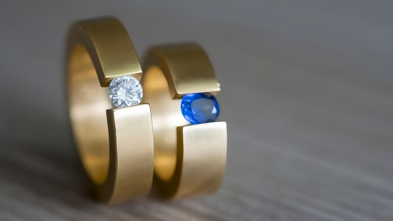 Nhẫn cưới vàng đính đá là loại nhẫn vàng có đính đá quý