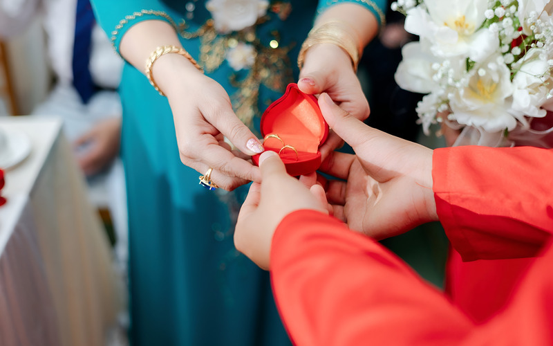 Phân biệt vàng cưới từ nhà trai và nhà gái