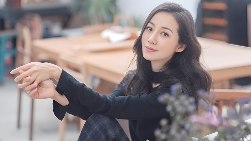Hàng lông mày cân đối và hài hòa với gương mặt của nữ giới