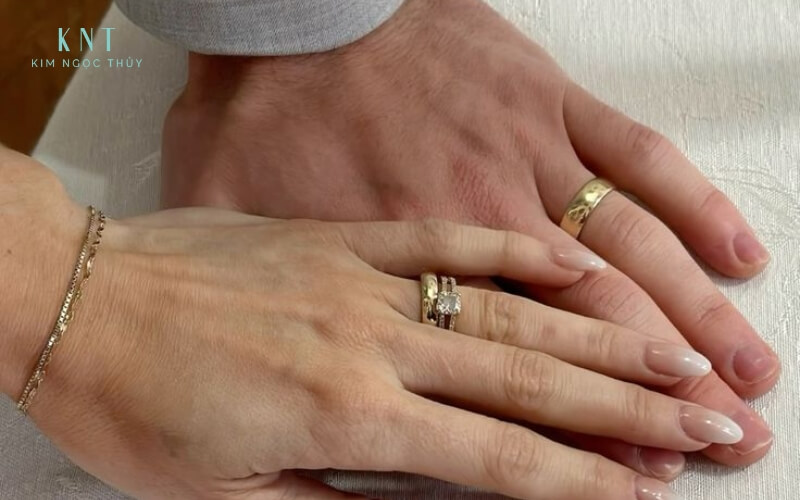 Vàng 750 phù hợp để chế tác nhẫn cưới với mức giá phải chăng