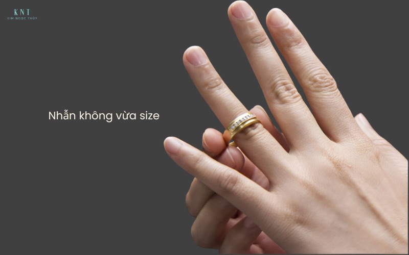 Chiếc nhẫn cũ không còn vừa size