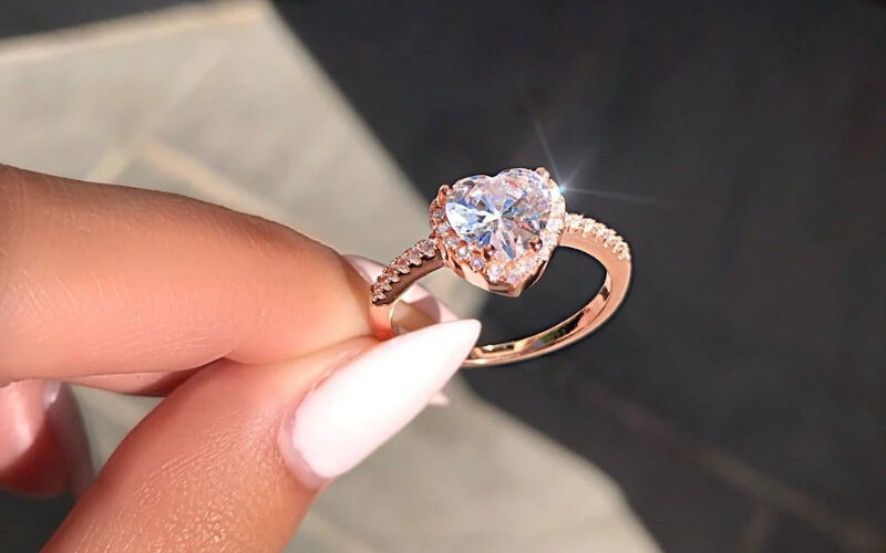 Giá kim cương phụ thuộc vào nhiều yếu tố theo tiêu chuẩn 4Cs