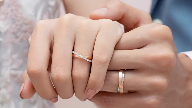 Bạn có thể chọn nhẫn cưới phù hợp phong cách như tối giản hay cầu kỳ