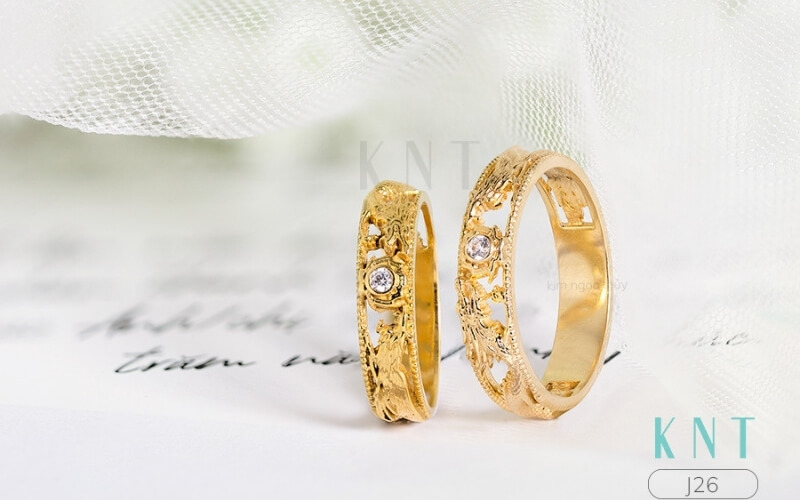 Nhẫn cưới rồng phụng J26 vàng óng ánh đính đá
