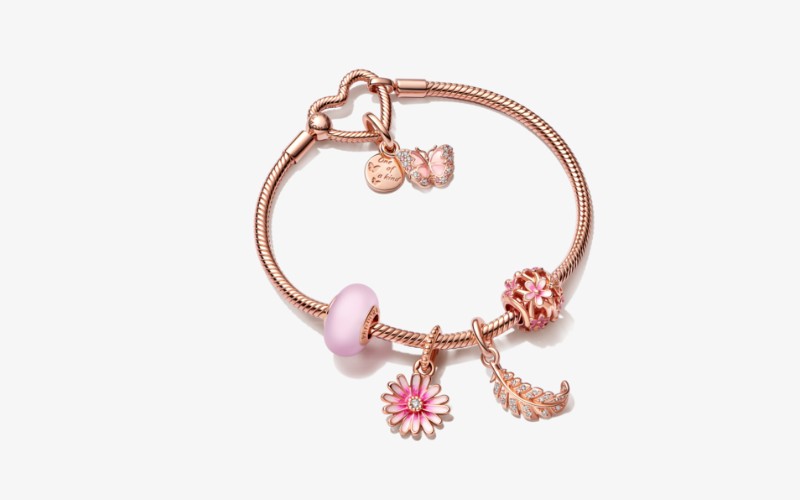 Vòng tay mạ vàng hồng trẻ trung và nổi bật