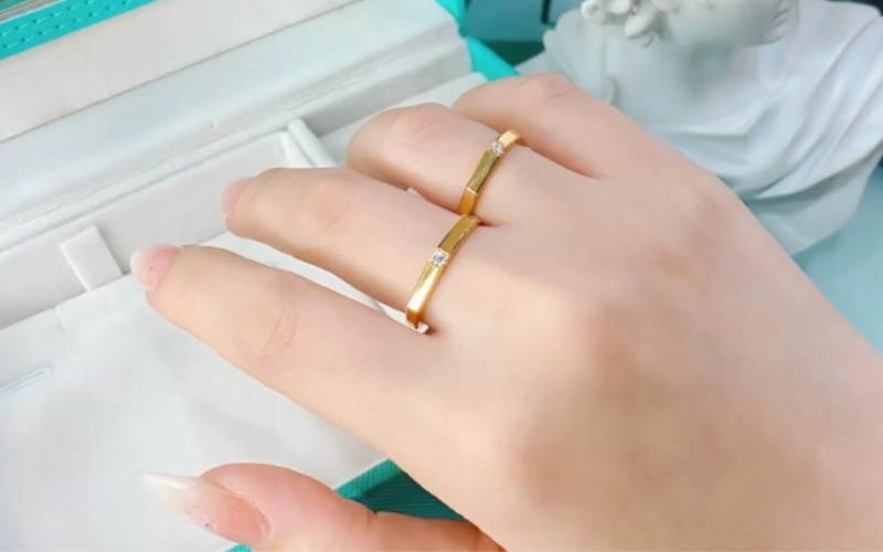 Bạn không nên mua nhẫn cưới sát ngày vì điều đó có thể ảnh hưởng đến lịch trình