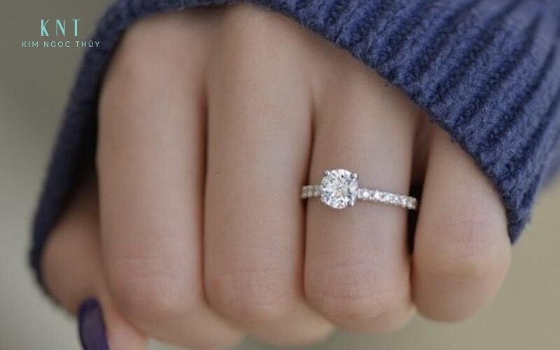 Nhẫn bạch kim an toàn cho làn da nhạy cảm
