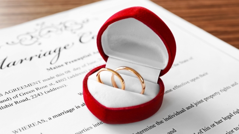 Bạn có thể khắc ngày cưới lên nhẫn cưới