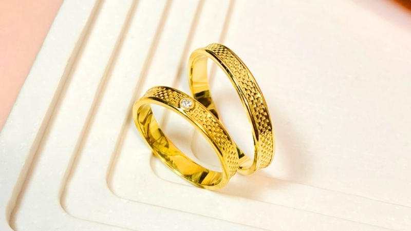 Nhẫn cưới solitaire thu hút bởi thiết kế giản đơn nhưng giàu ý nghĩa