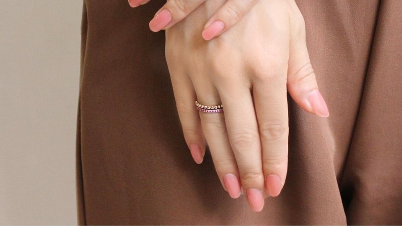 Đối với ngón tay thon dài, bạn có thể chọn nhiều thiết kế nhẫn khác nhau