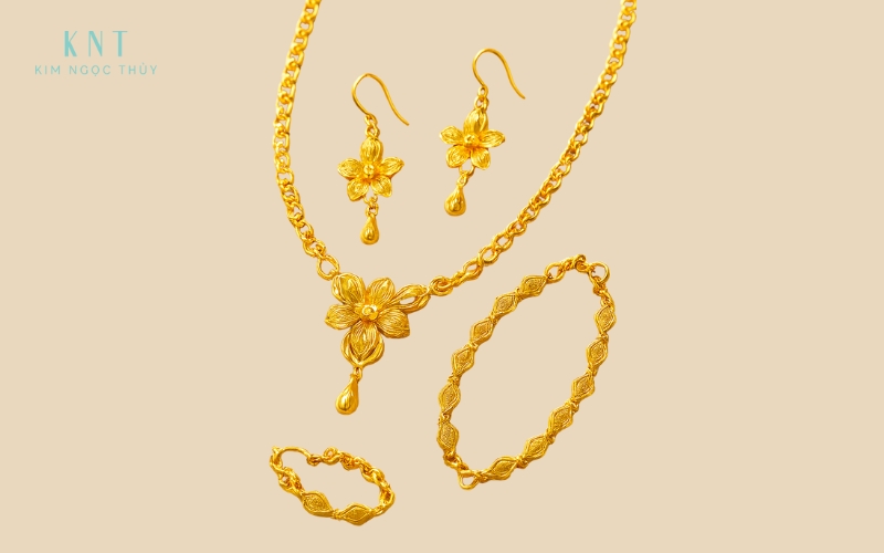 Bộ trang sức vàng 96