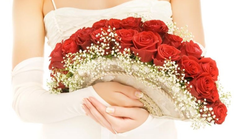 Kiểu hoa cưới dạng quạt đậm dấu ấn Á Đông với bố cục độc đáo