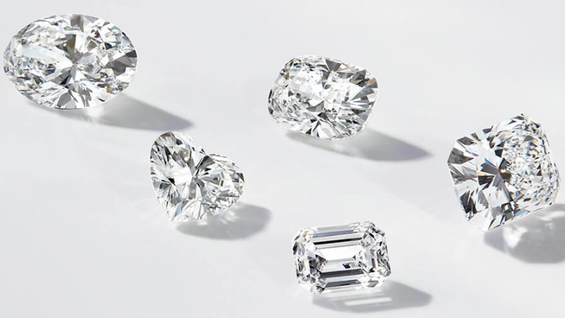 Áp dụng tiêu chuẩn 4Cs để chọn viên kim cương hoàn hảo nhất