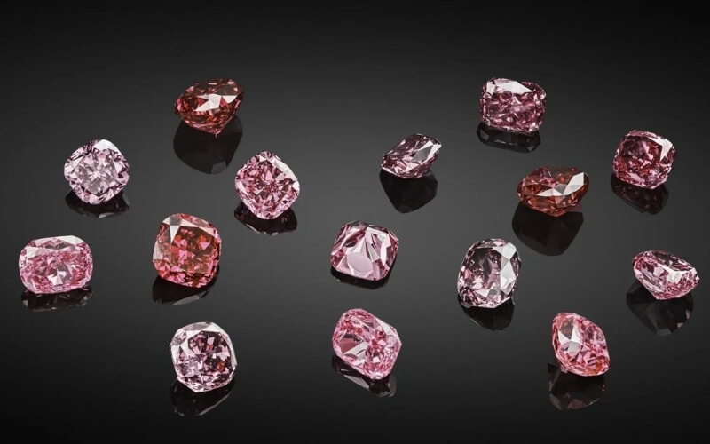 Kim cương hồng quý hiếm và giá trị cao tuỳ theo cấp độ màu