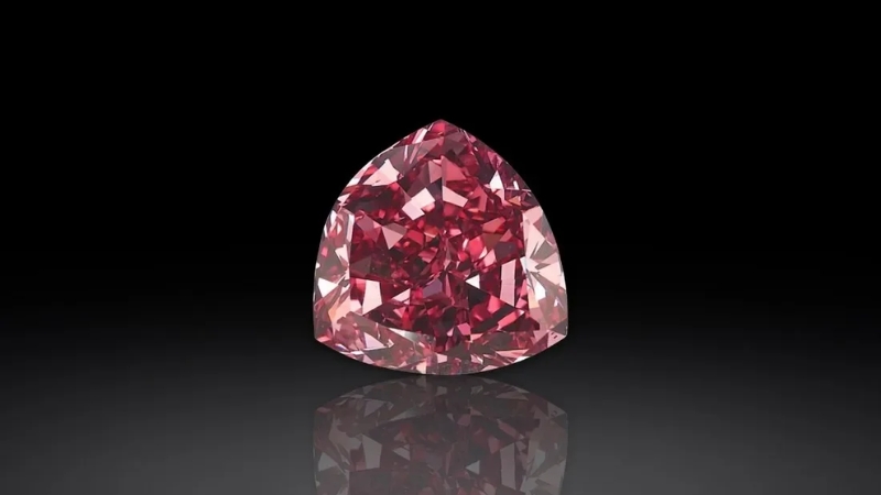 Kim cương đỏ là loại kim cương hiếm và đắt nhất trên thế giới