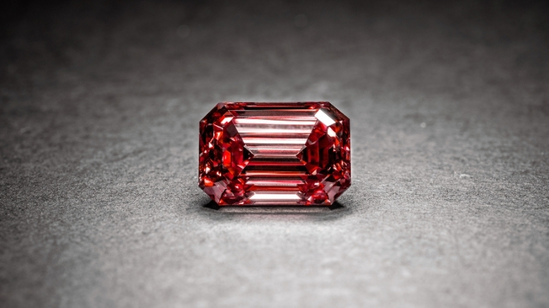 Với kim cương màu, cường độ màu là yếu tố quan trọng nhất