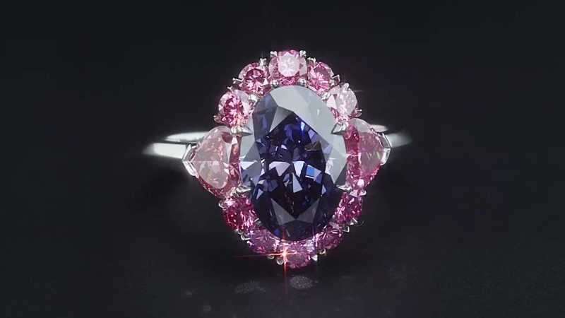 Vẻ đẹp của kim cương tím trong tình yêu đến từ những ý nghĩa của màu sắc