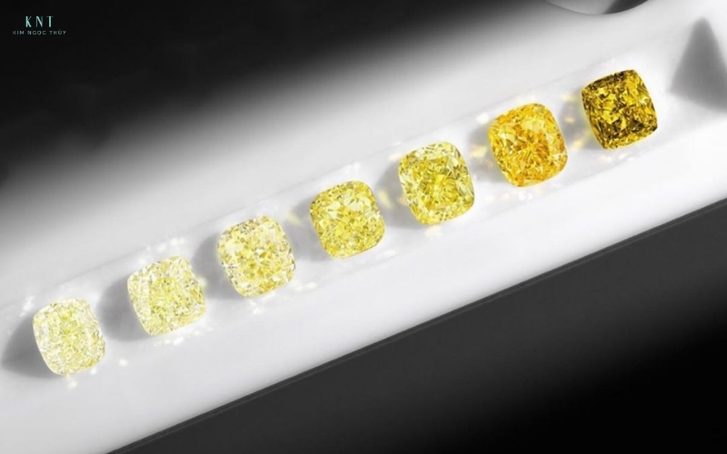 Dãy kim cương vàng từ nhạt đến đậm
