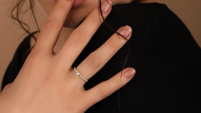 Vàng 8K dễ gia công, có nhiều kiểu dáng và màu sắc, phù hợp với các xu hướng thay đổi nhanh