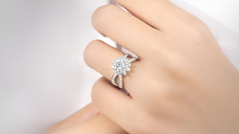 Hột xoàn không chỉ đẹp và bền mà còn mang nhiều ý nghĩa gắn liền với tình yêu và hôn nhân