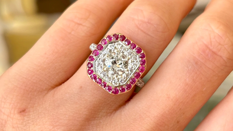 Nhẫn cluster có sự thay đổi sang những hình khối học