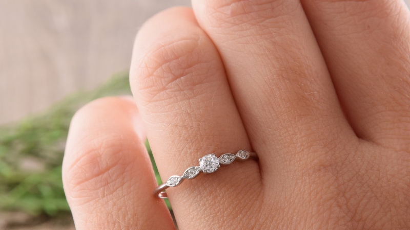 Nhẫn đính ước tượng trưng cho một tình yêu nghiêm túc