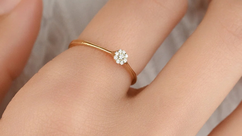 Chiếc nhẫn như một lời cam kết trước khi tiến đến việc cầu hôn