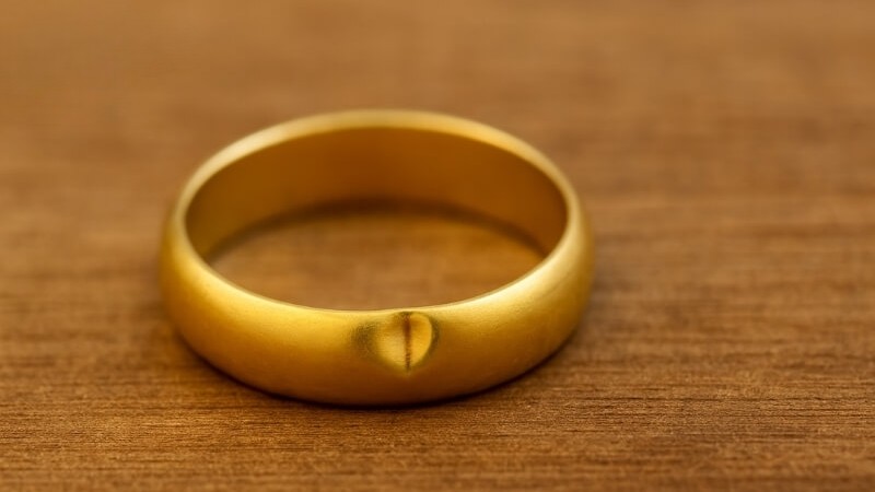Nhẫn vàng 24K có độ cứng thấp nên dễ bị biến dạng