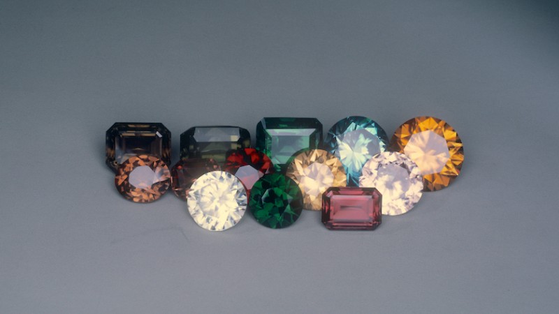 Bảng màu đa dạng của đá Zircon trong tự nhiên
