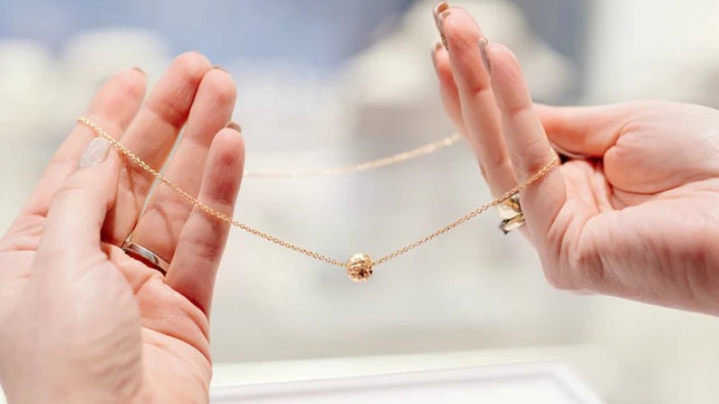 Gold Vermeil là trang sức có lõi bằng bạc Sterling 925 phủ một lớp vàng thật