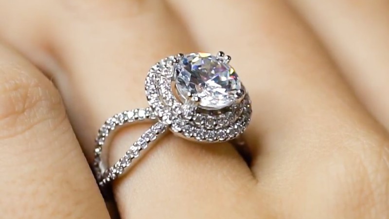 Kim cương đã qua xử lý phù hợp với các mẫu nhẫn thời trang và nổi bật